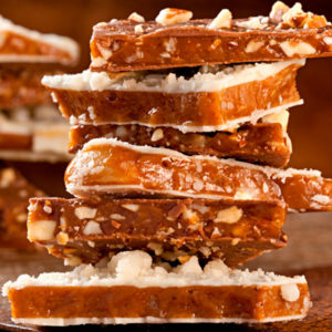 Toffee branco com castanha de caju